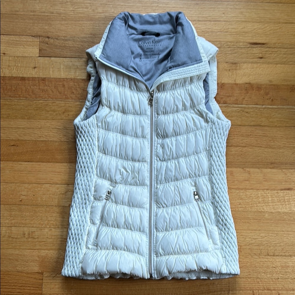 Calvin Klein Performance Off-White Stretchy Quilted Vest Medium